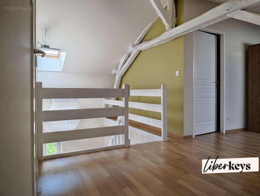 Maison en pierre -124 m² habitables - cour - terrasse - caves - 2/3 chambres - campagne - photo 16