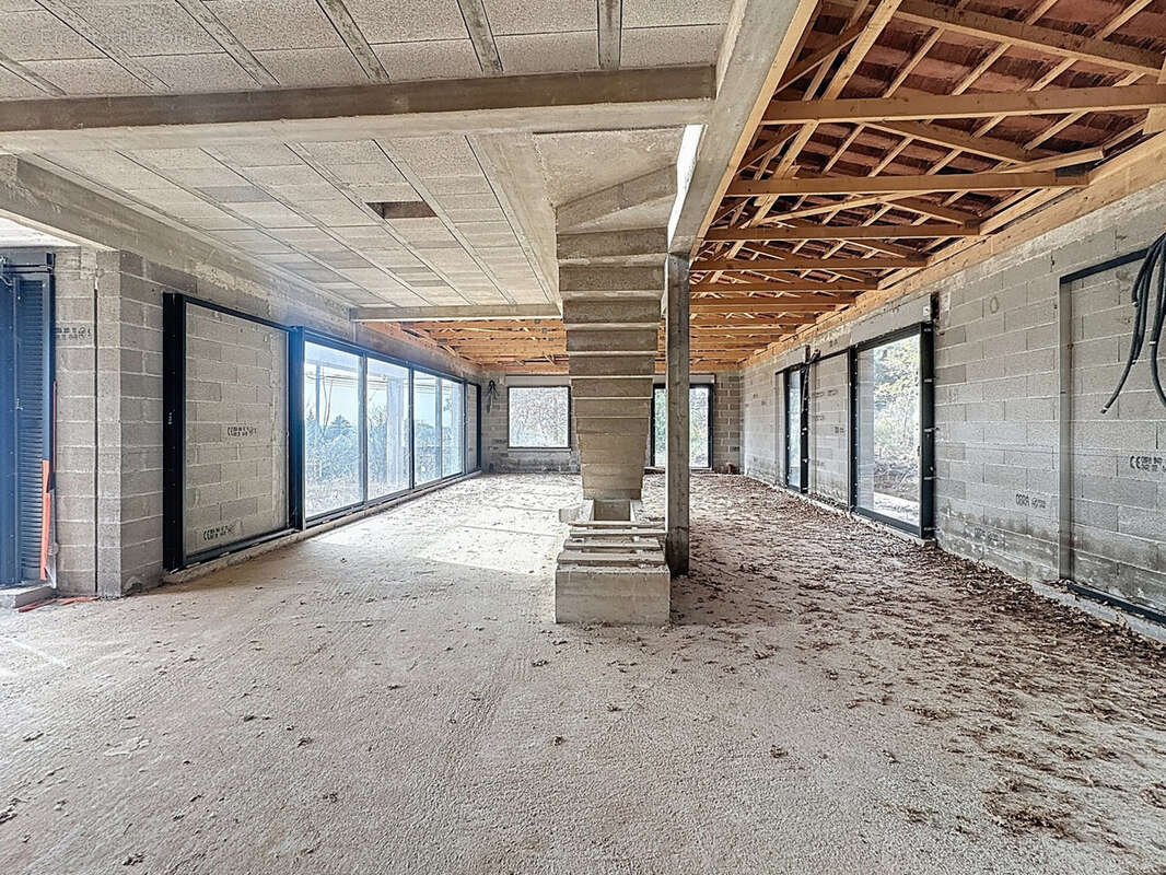 Maison à POURRIERES