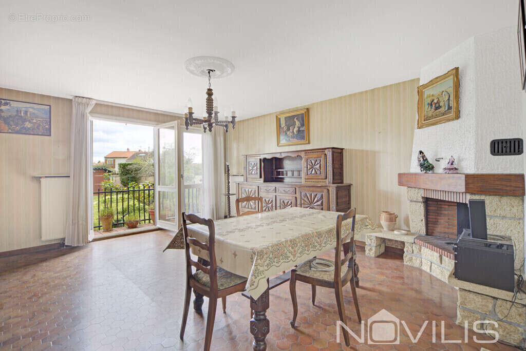 Maison à CASTELGINEST