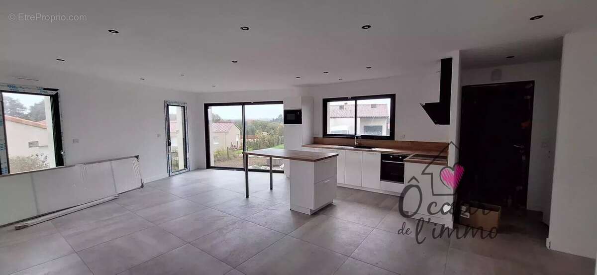 Maison à MORTAGNE-SUR-SEVRE