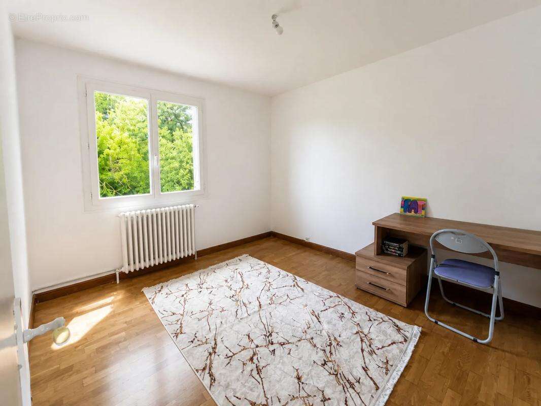 Maison de 4 pièces de 275 m² à Bourges - photo 11