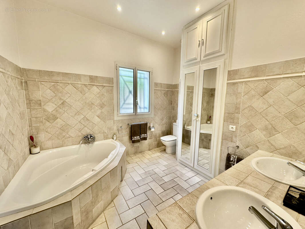 Maison à MOUGINS