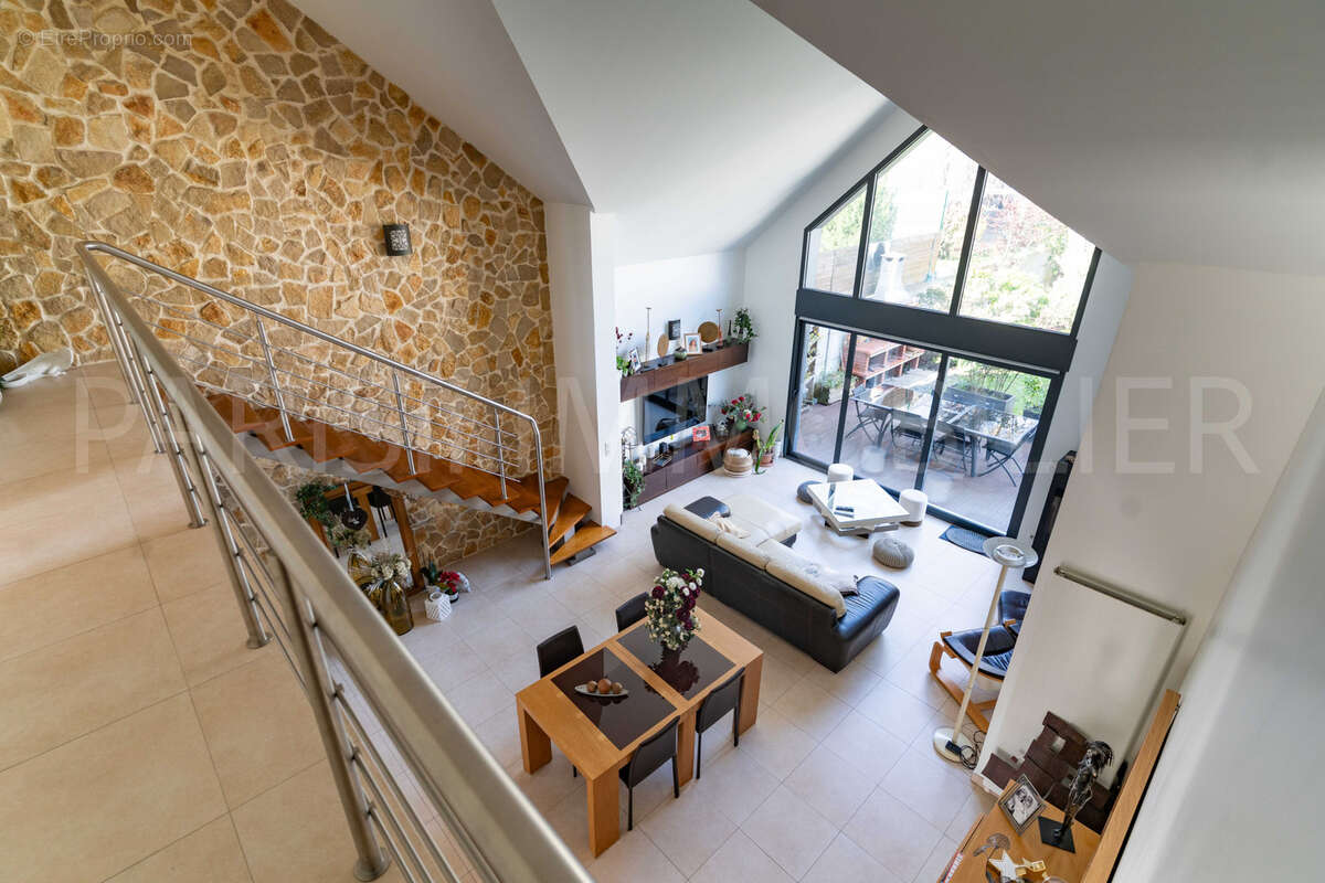 Maison à SARTROUVILLE