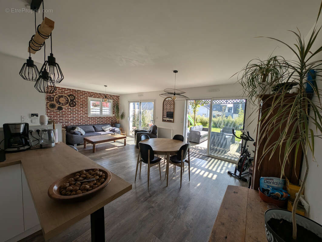 Maison à CLEGUER
