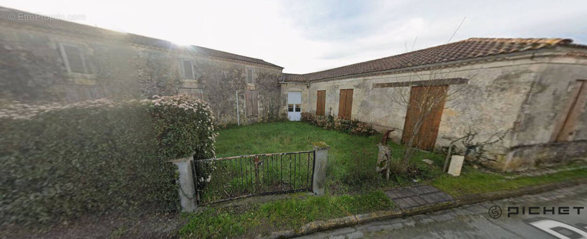 Maison à QUEYRAC