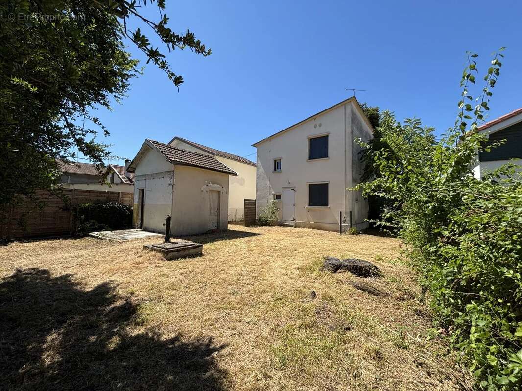 PONT DES DEMOISELLES, Jolie maison de ville de 59 M²  avec fort potentiel - photo 12