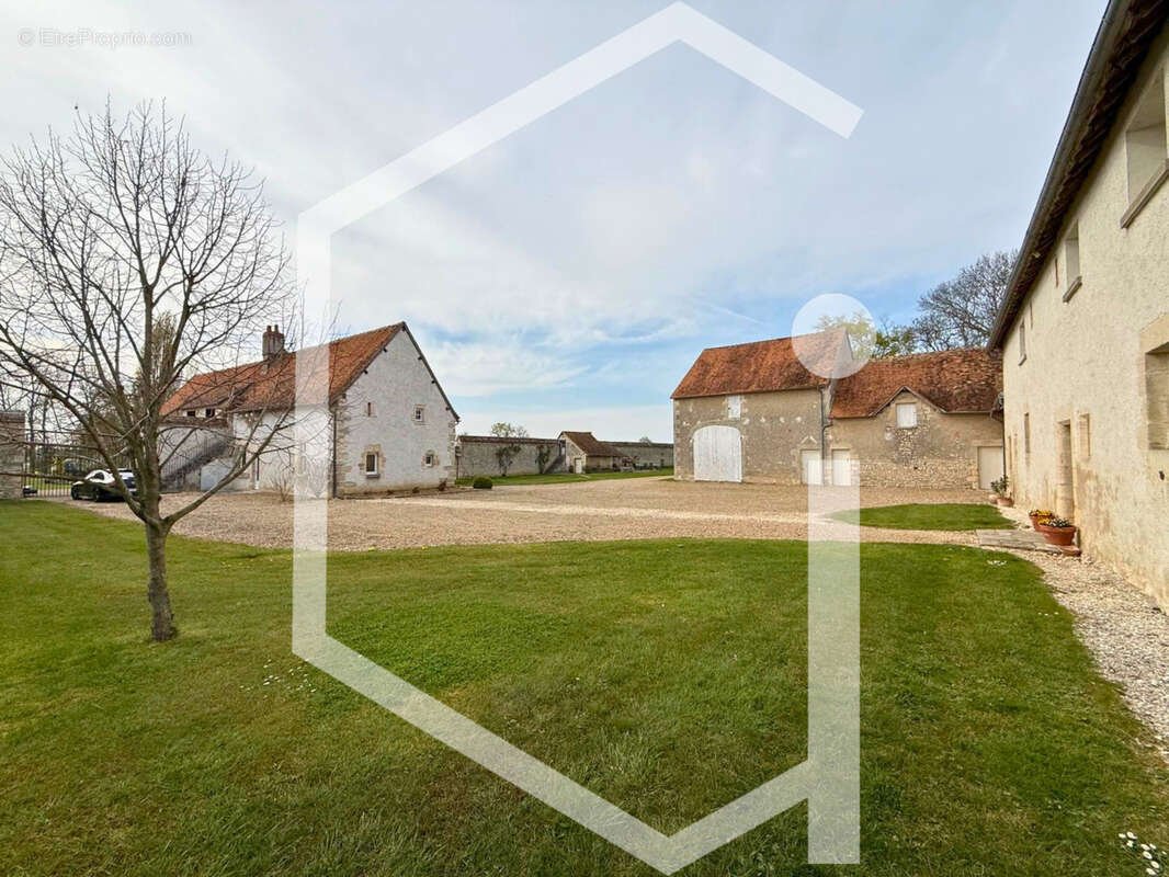 Maison à COSNE-COURS-SUR-LOIRE