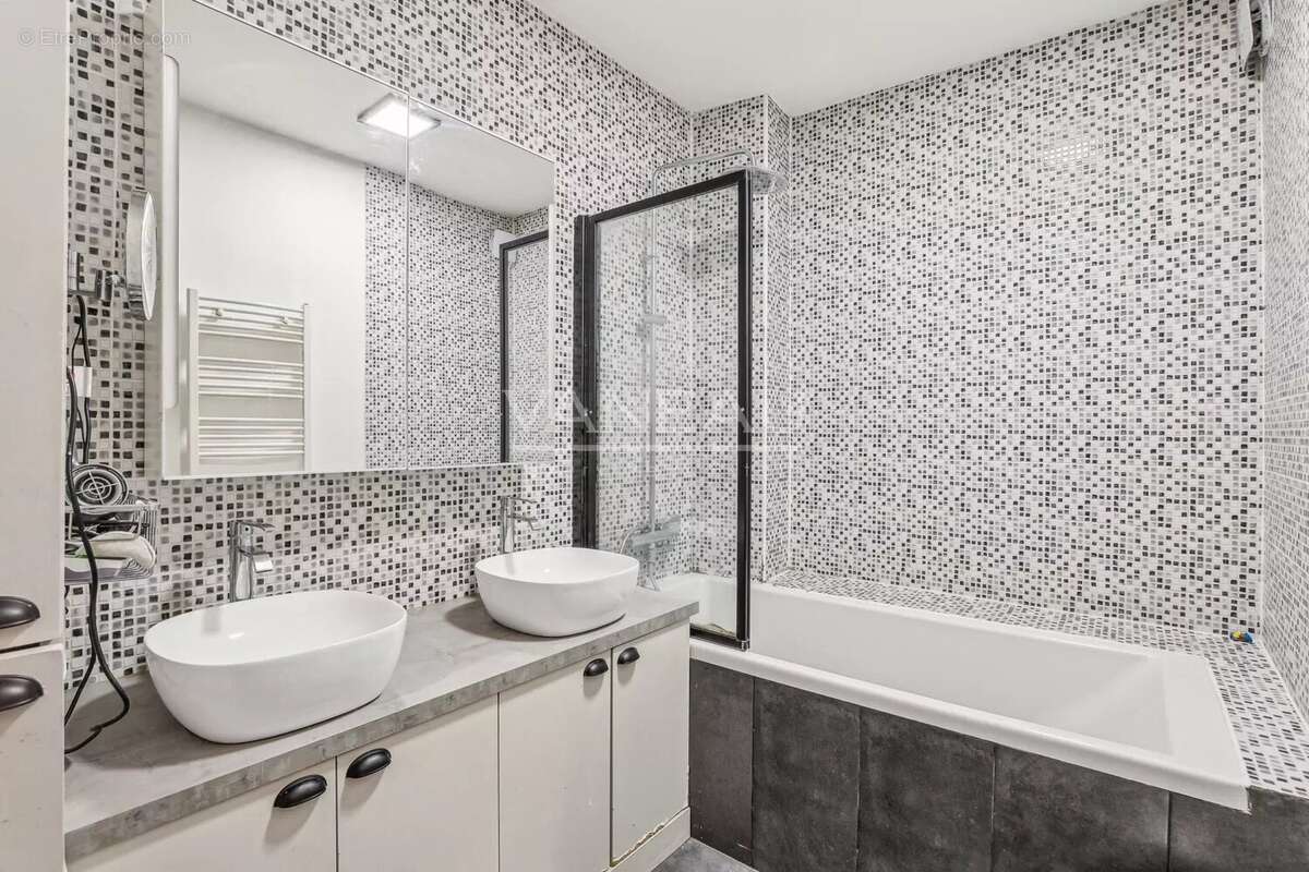 Appartement à PARIS-10E