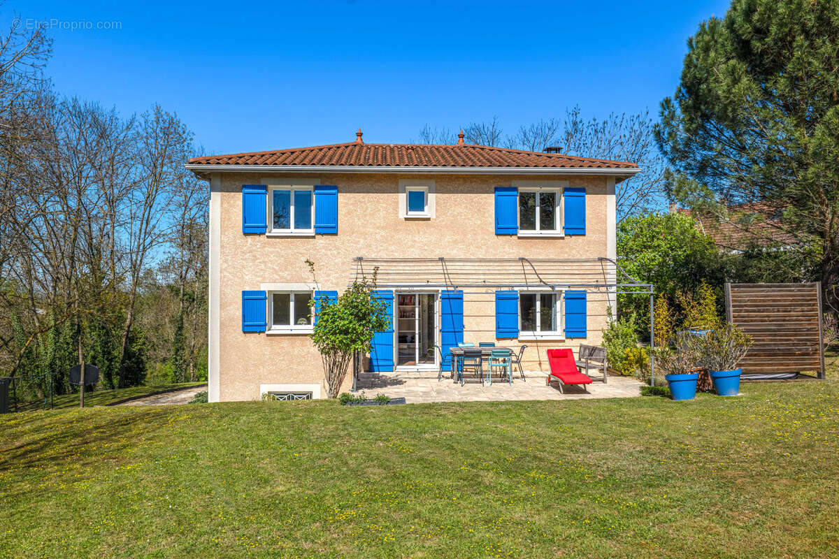 Maison à LA TOUR-DE-SALVAGNY