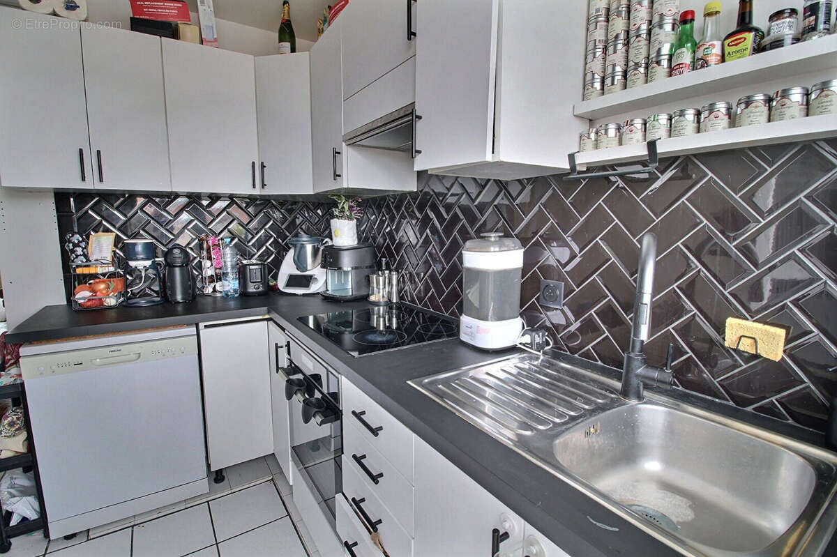 Appartement à LA GARENNE-COLOMBES