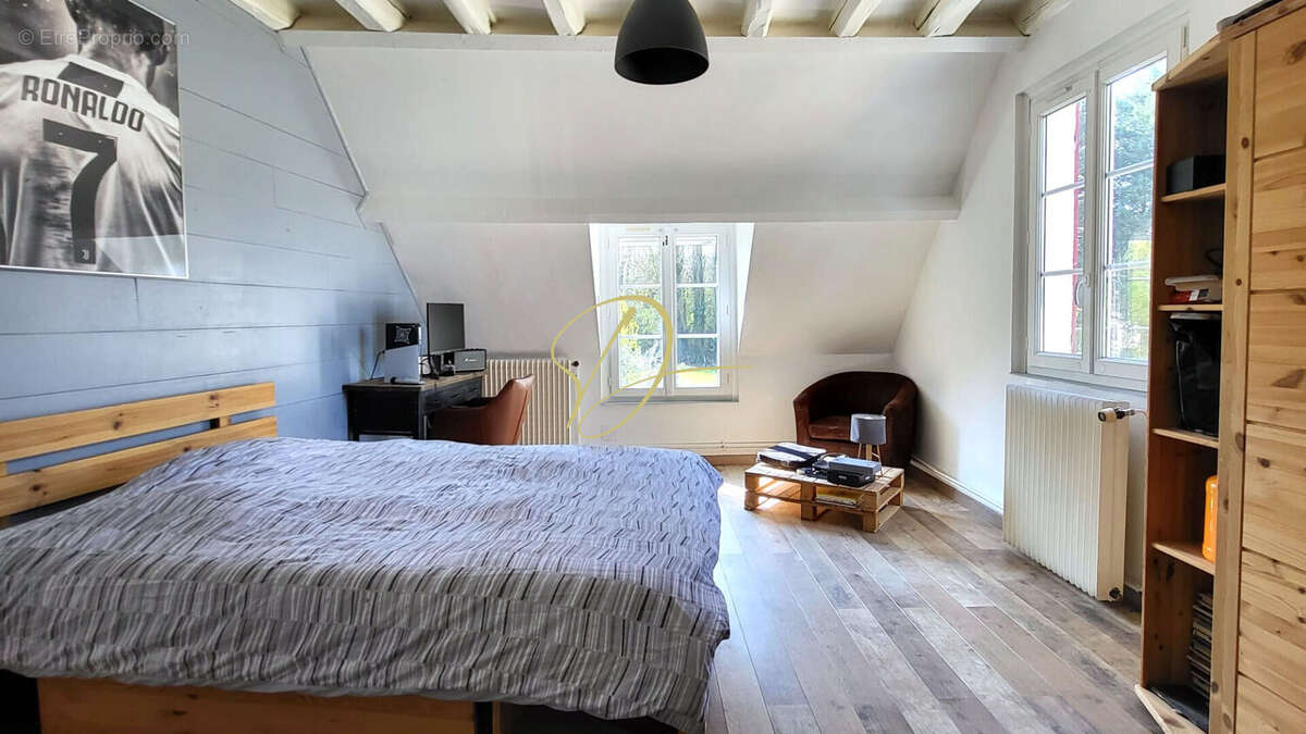 Maison à EPERNON