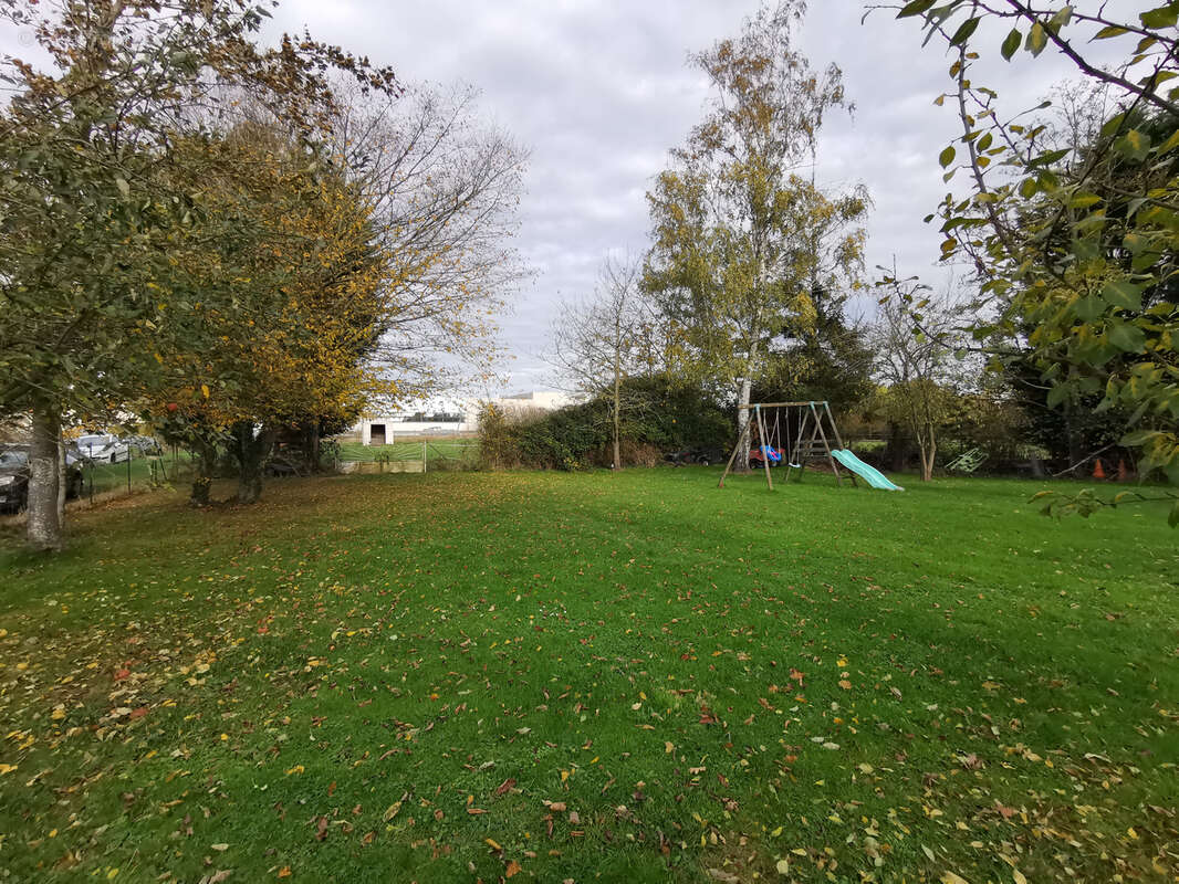 Terrain à LA GORGUE