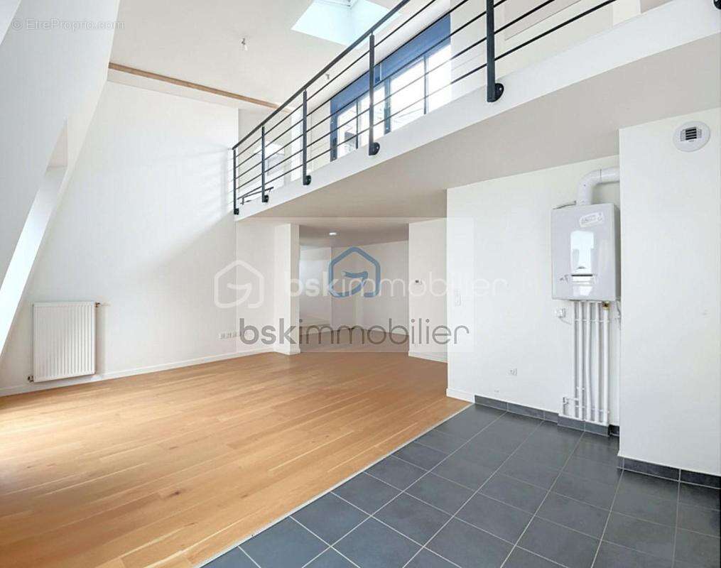 Appartement à CHARENTON-LE-PONT