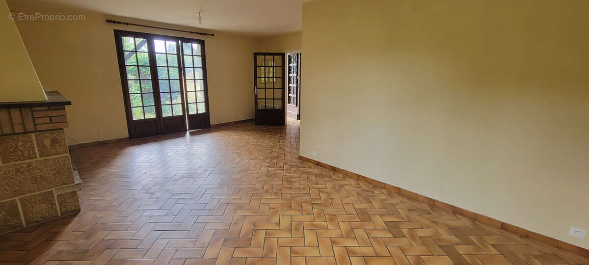 Pavillon familial avec vie de plain-pied dans un secteur recherché ! - photo 6