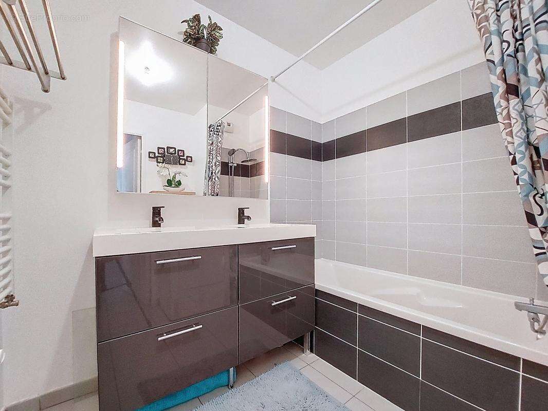 Appartement à VENISSIEUX