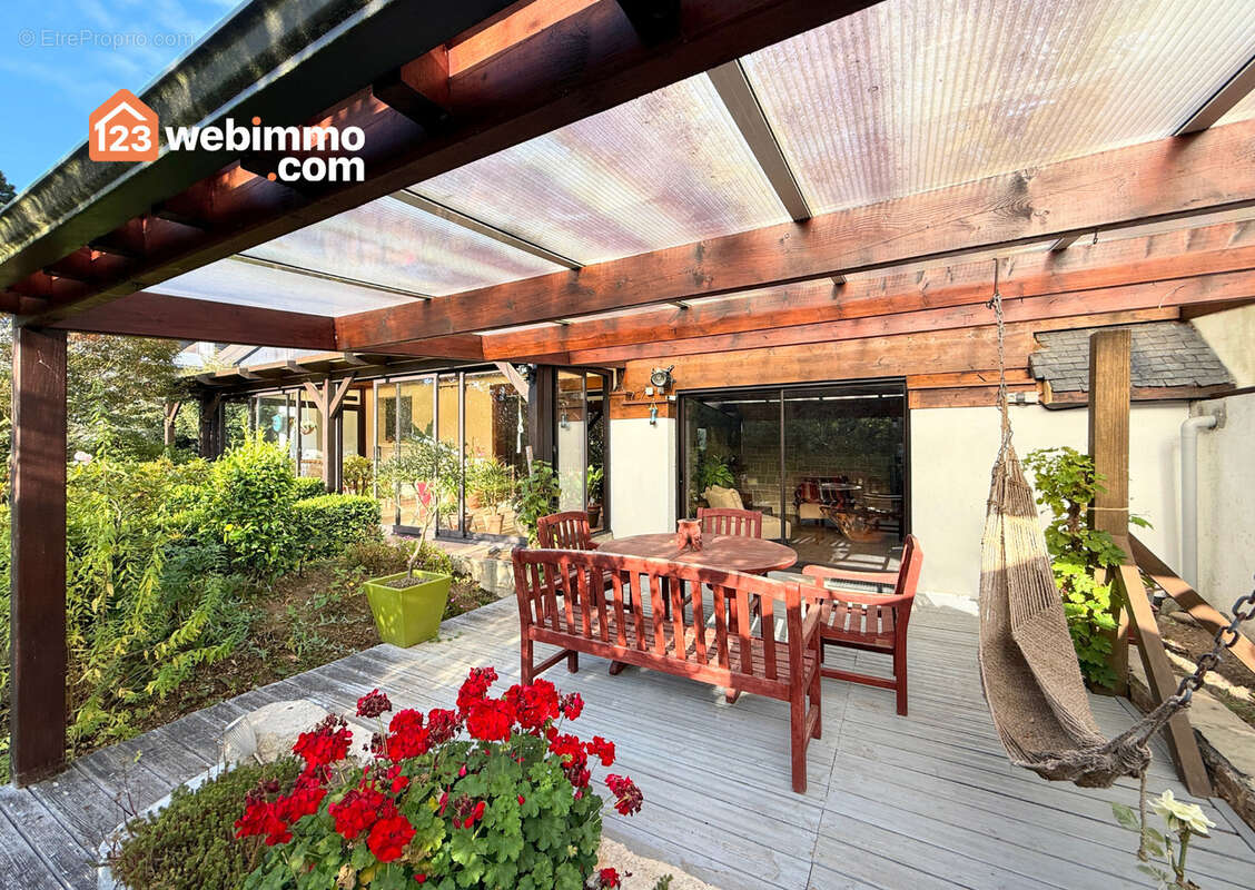 Maison à TREDREZ-LOCQUEMEAU