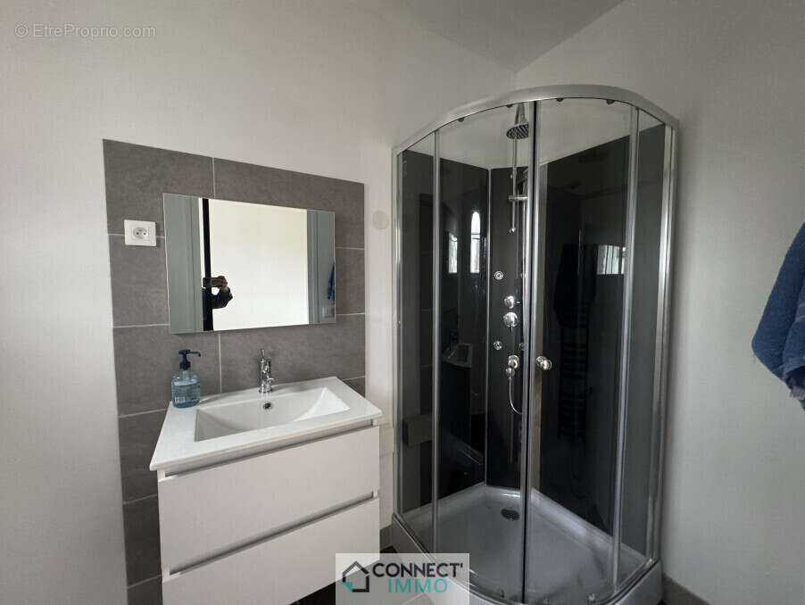 Maison à CHATEAUNEUF-DU-FAOU