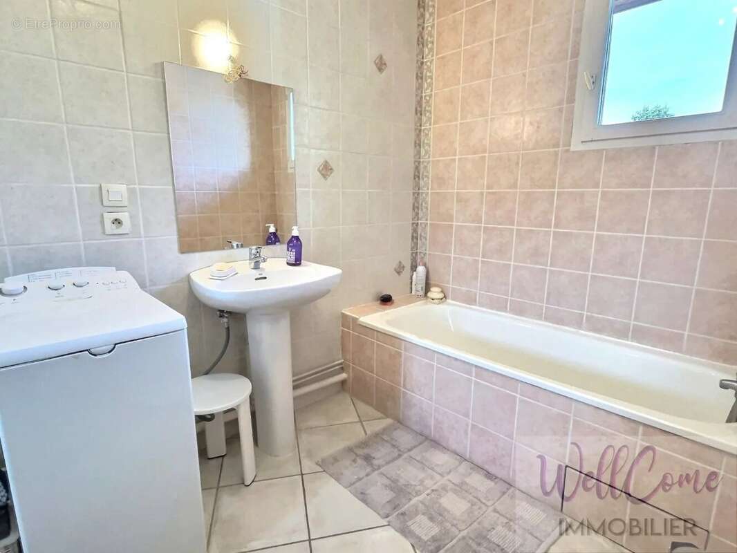 Appartement à DRUMETTAZ-CLARAFOND