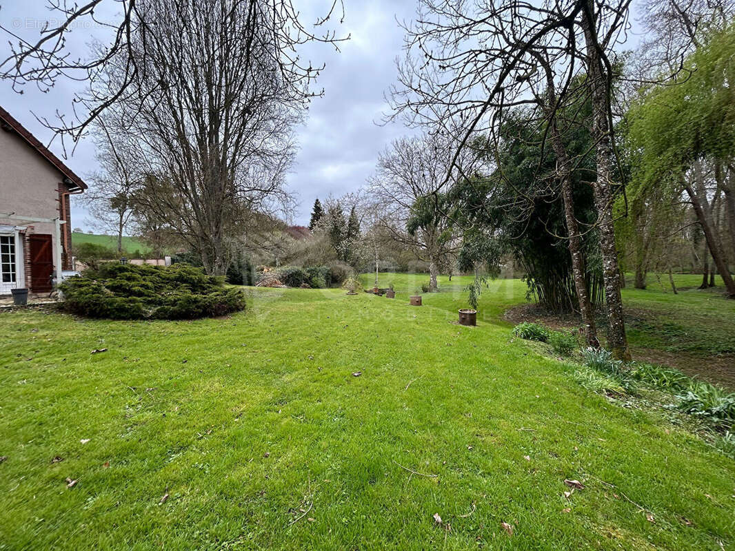 Maison à TOUCY