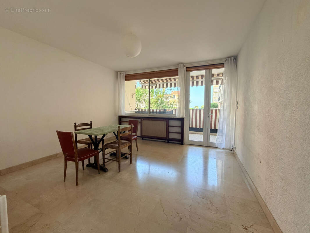 Appartement à ROQUEBRUNE-CAP-MARTIN