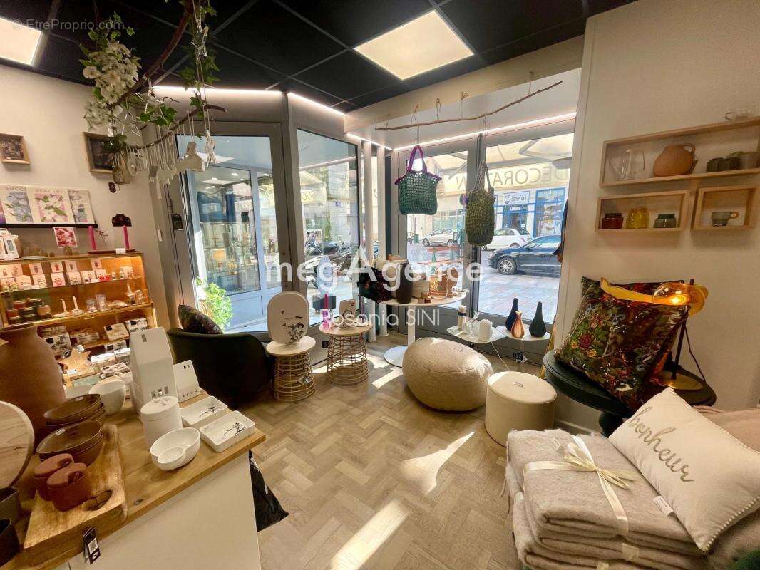 Commerce à LES SABLES-D&#039;OLONNE