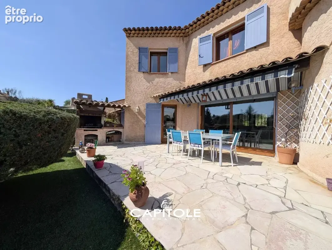 La Gaude - Charmante villa 5 pièces de 154 m² édifiée sur un terrain d'env. 2 133 m² avec piscine, vue sur les collines environn - photo 14