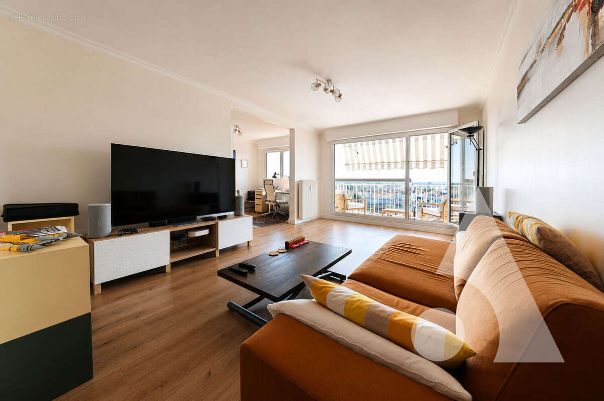 Appartement à CORBEIL-ESSONNES