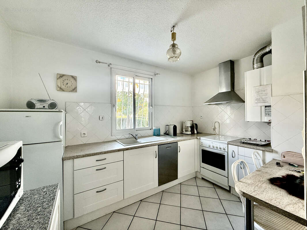 Appartement T3 de 73m2 traversant  La Grande Motte - Loggia Plage Proche, garage possible - photo 2