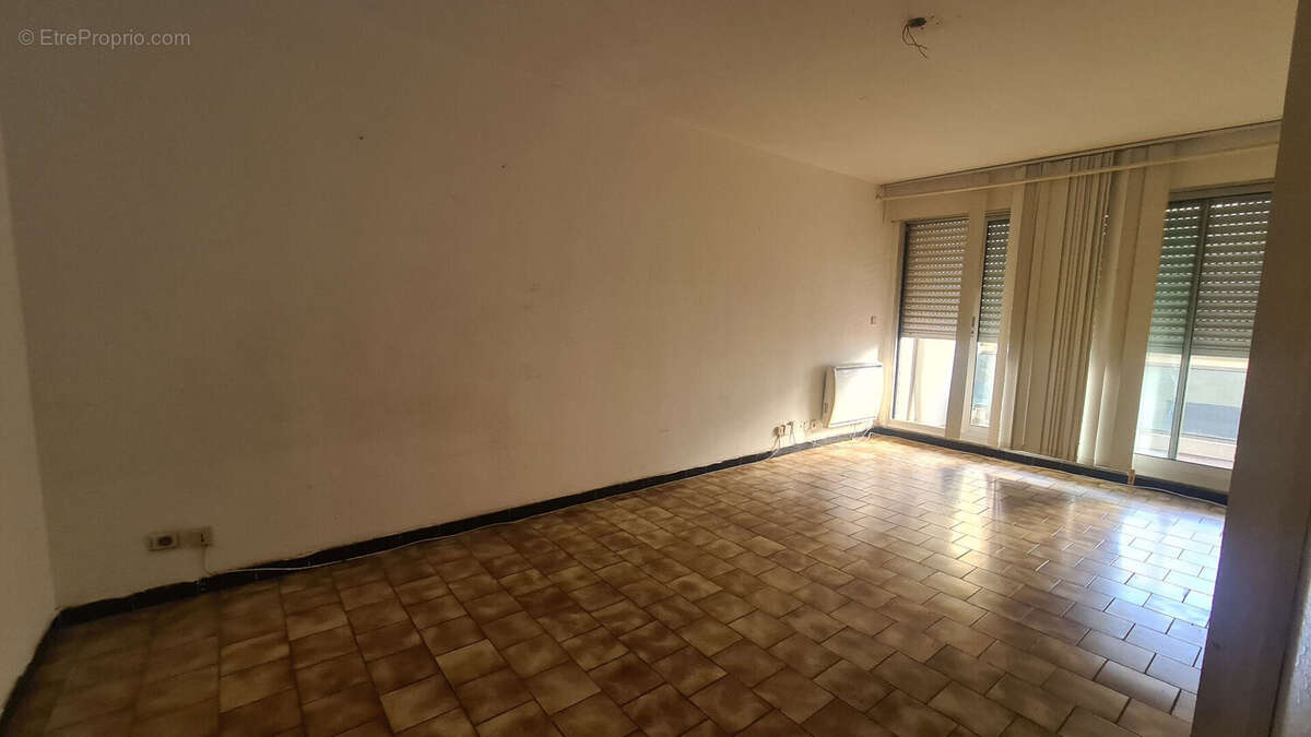 Sète, appartement T3 DE 73 M², Terrasse, cellier, Possibilité d'achat d'un garage en supplément. - photo 5
