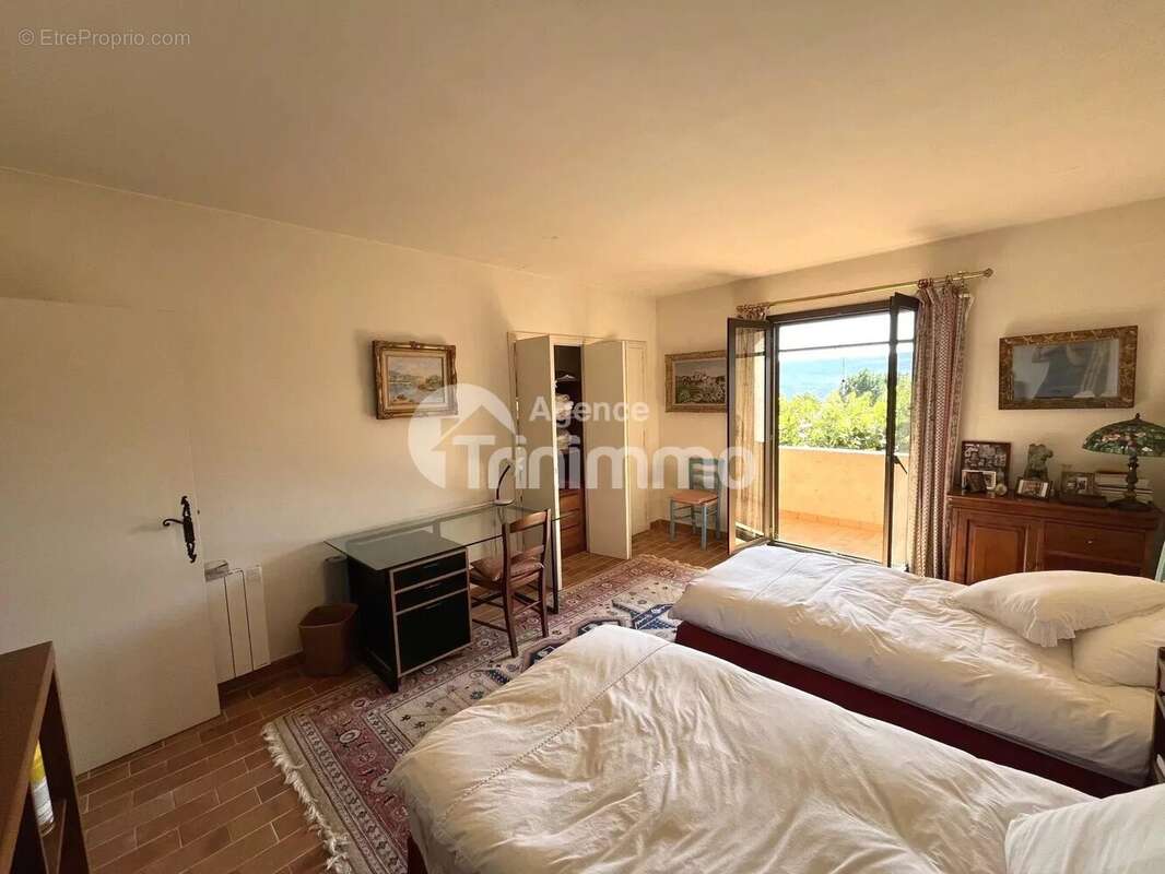 Maison à BERRE-LES-ALPES