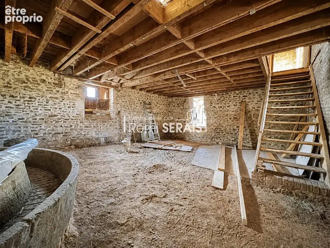 POTIGNY : Ancienne cidrerie en pierre à réinventer au coeur de Potigny - photo 4
