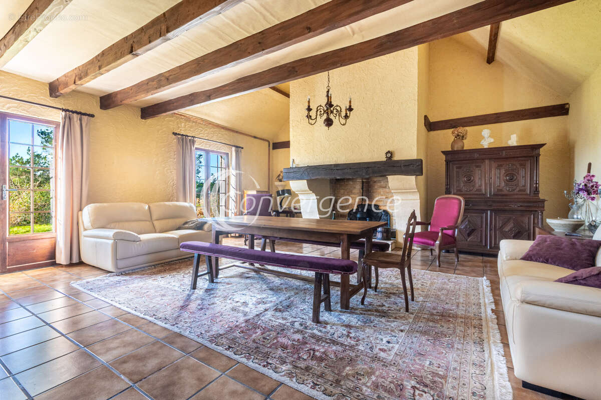 Maison à SAINT-GERMAIN-LES-BELLES