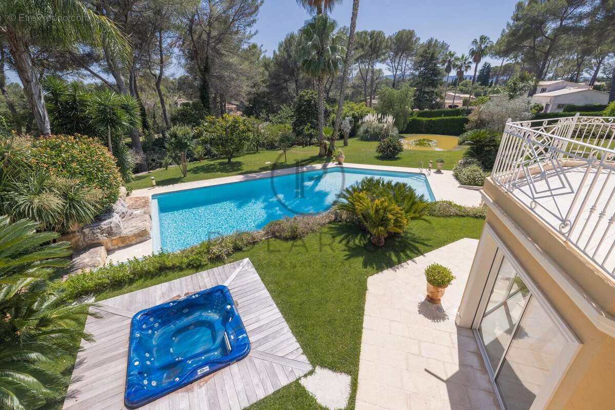 Maison à MOUGINS