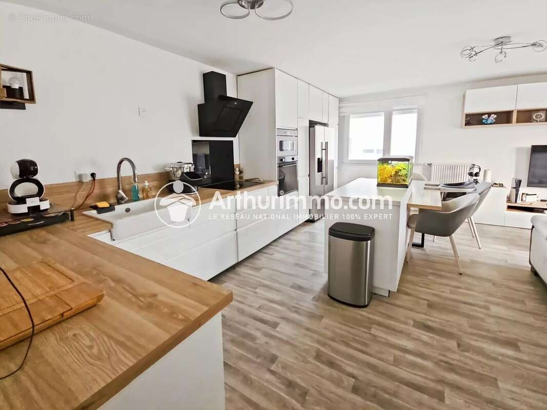 Appartement à SAINT-PIERRE-DU-PERRAY