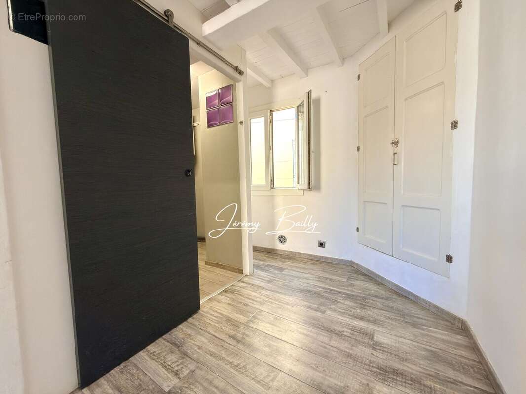 Maison 52 m² à Saint-Esteve  - photo 16