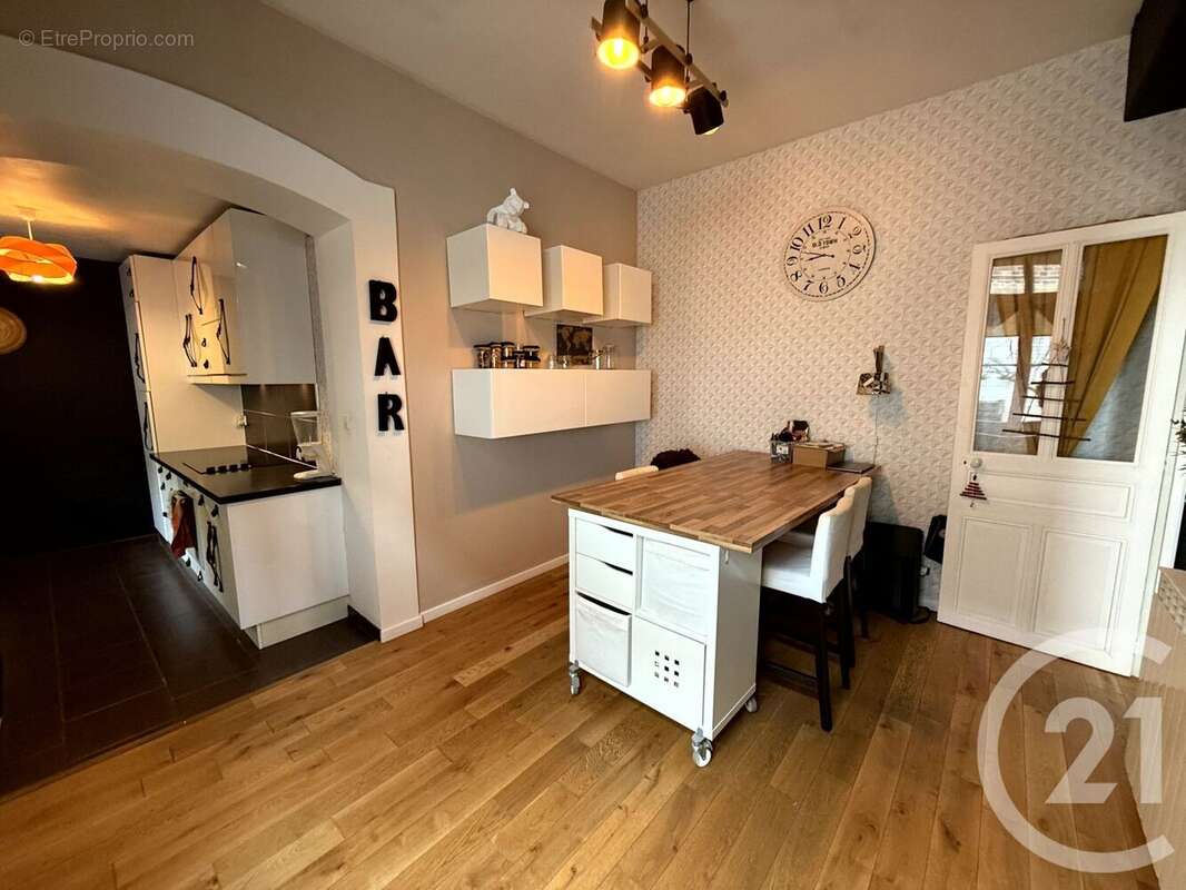 Maison à SAINT-QUENTIN