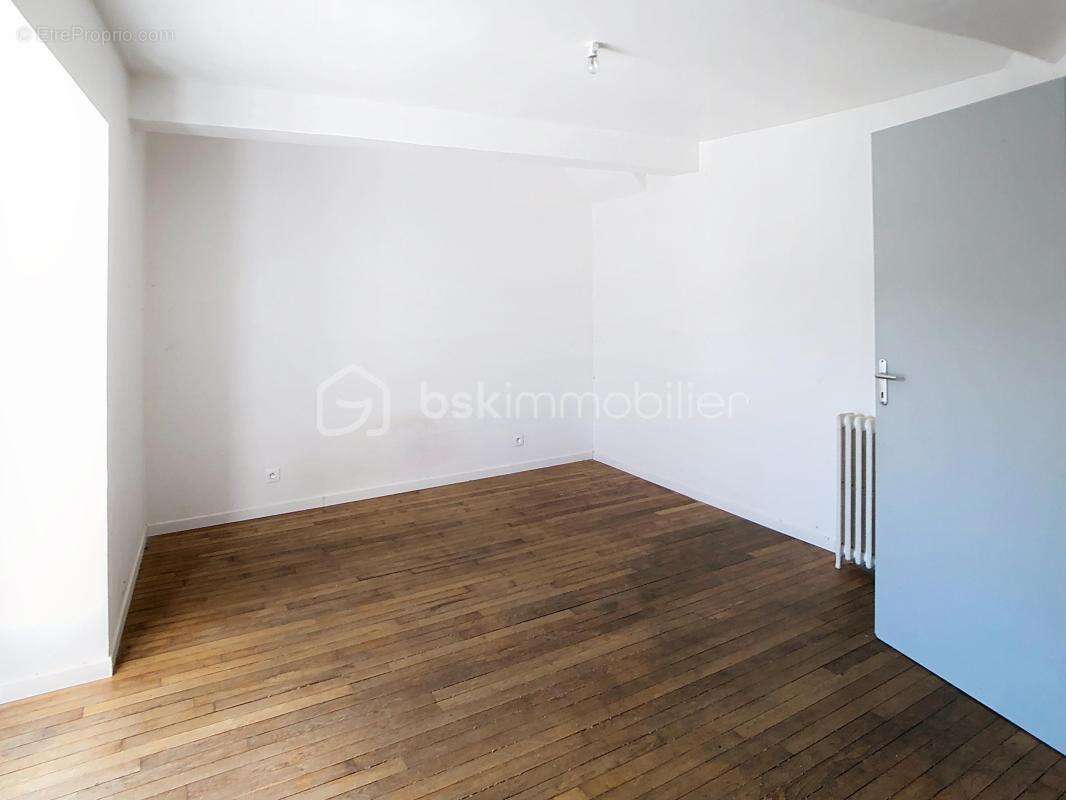 Appartement à CERISIERS