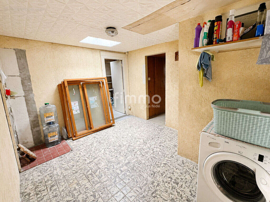 Maison à rafraichir de 103 m² – 33920 Saint-Yzan-de-Soudiac - photo 12