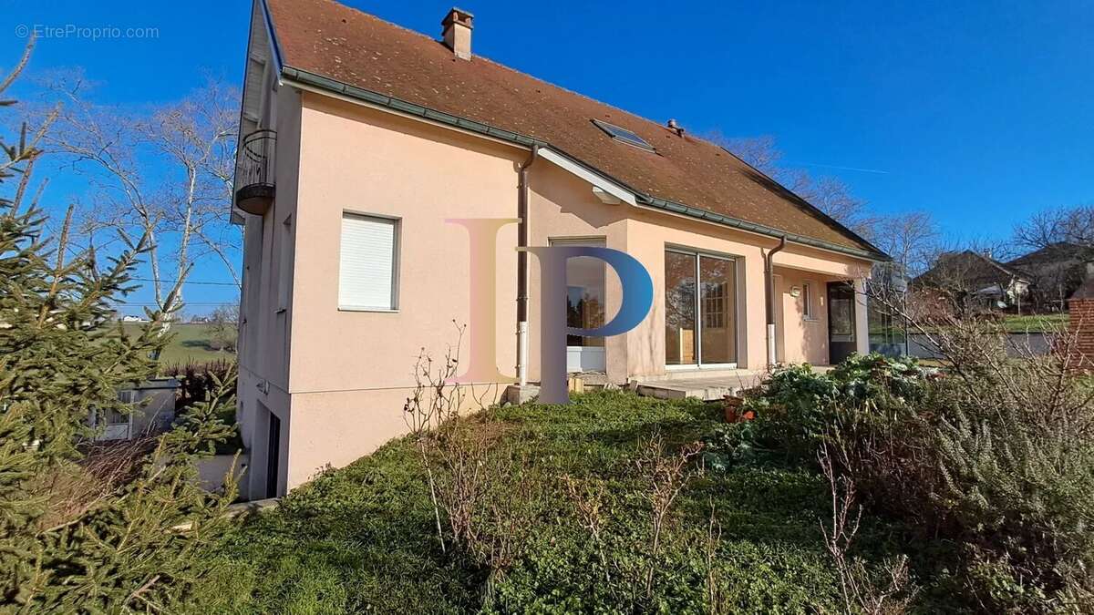 Maison à PARAY-LE-MONIAL