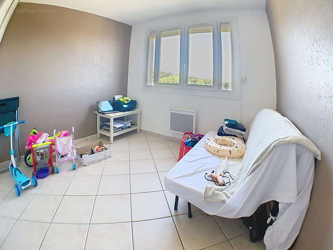 VIEUX VILLAGE : Appartement Vitrolles 4 pièce(s) 72.61 - photo 11