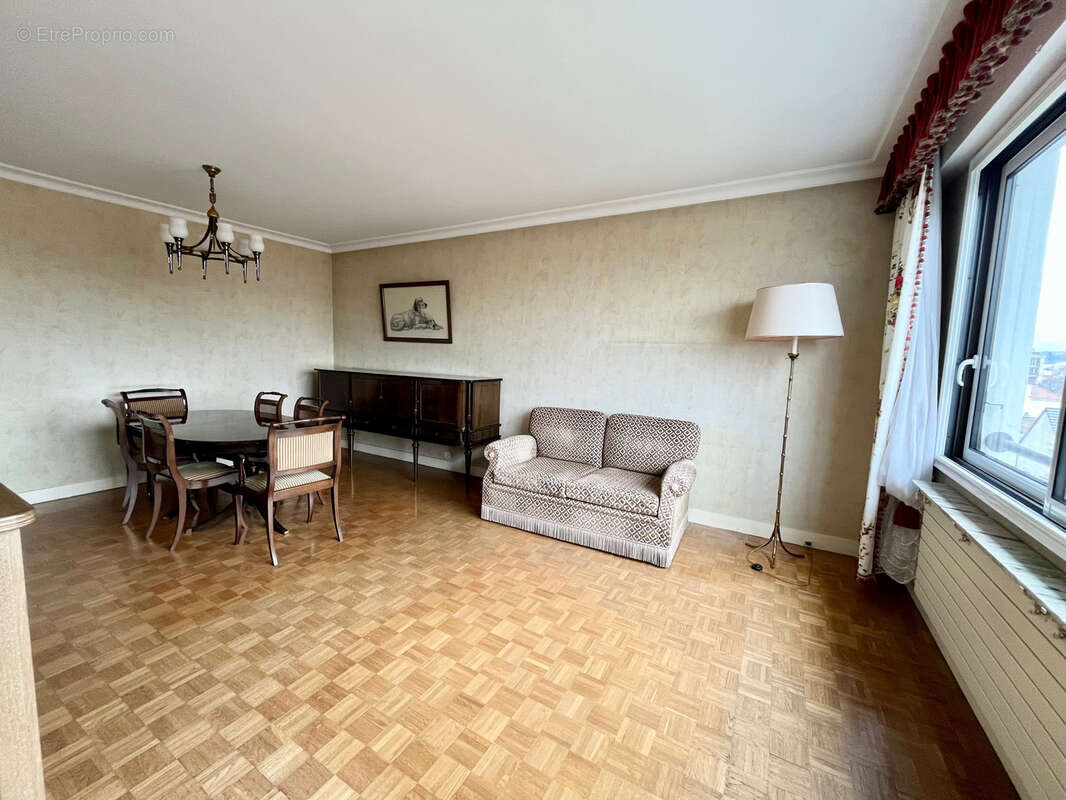 Appartement à SAINT-MAUR-DES-FOSSES