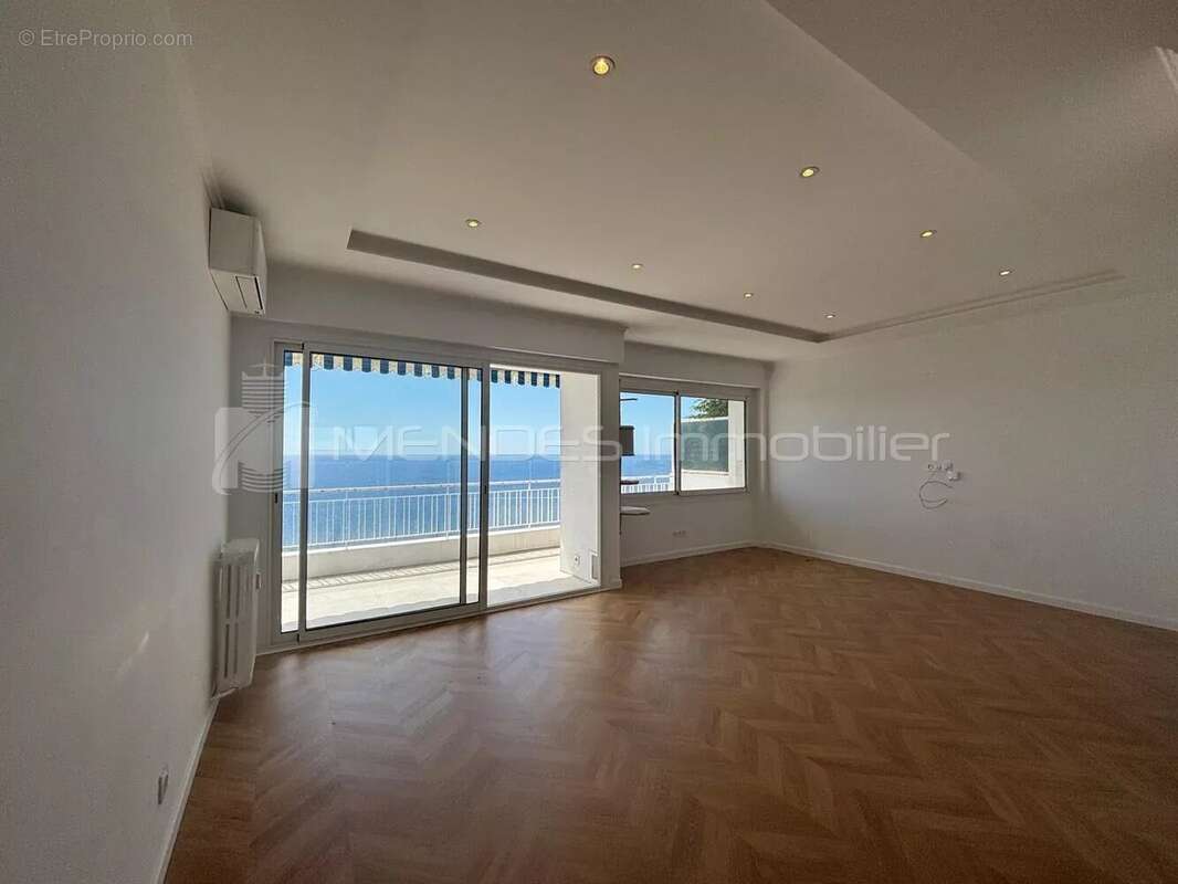 Appartement à ROQUEBRUNE-CAP-MARTIN