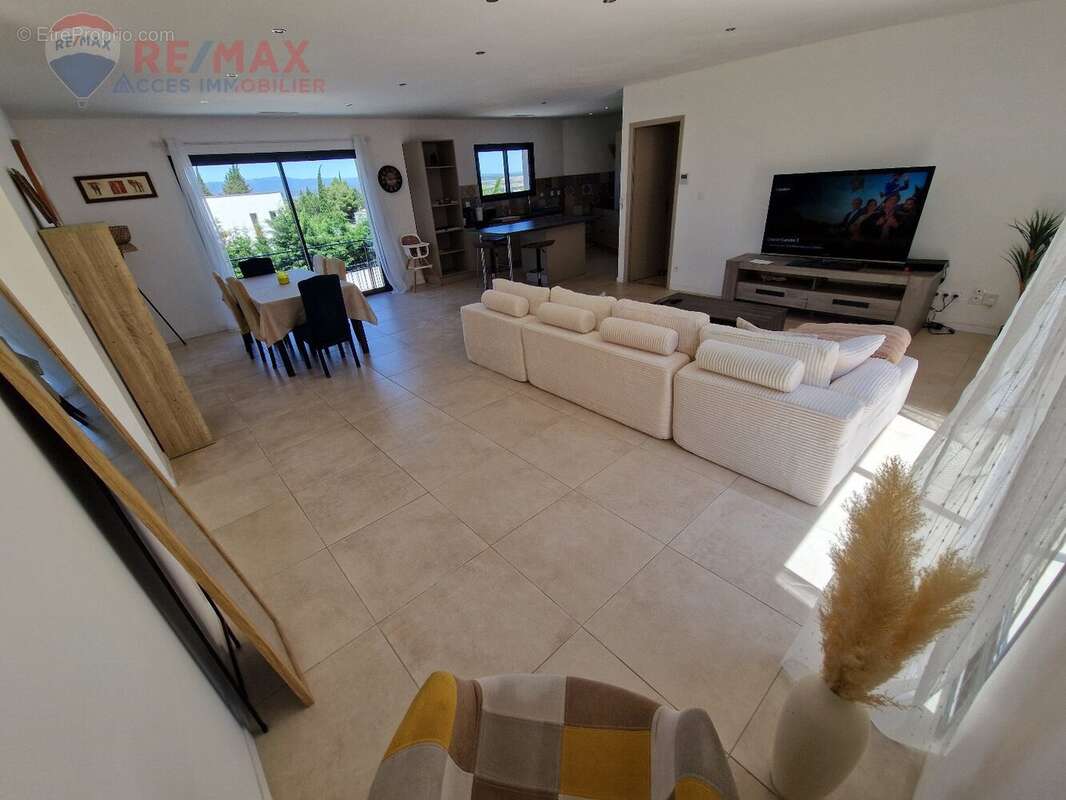 Villa 4 faces de plain pied de type 4 avec garage et jardin - photo 11