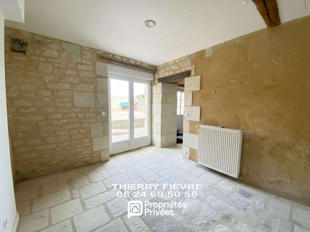 À vendre 86200 Glénouze Maison de 10 pièces 312 m2 avec gîte indépendant, dépendance, terrain, bois et caves - photo 6