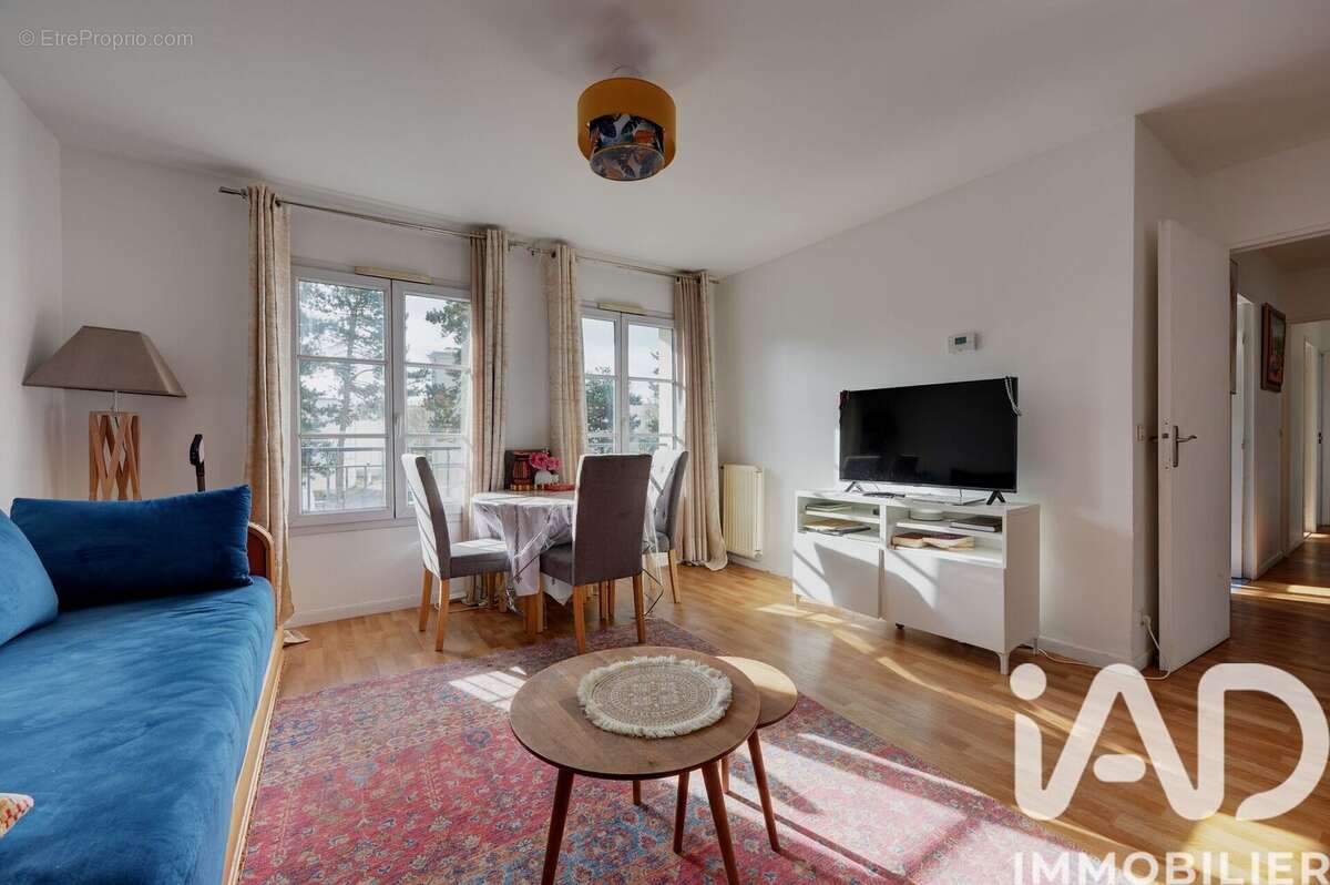 Photo 2 - Appartement à LE PLESSIS-ROBINSON