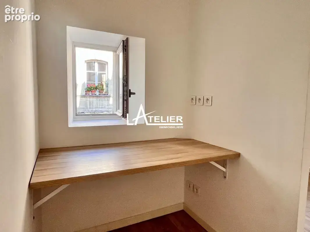 T2 rénové calme, grandes hauteurs, parquet, centre - photo 4