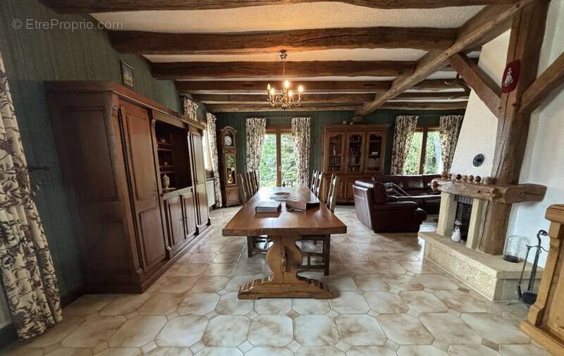 Maison à LAMARCHE-SUR-SAONE