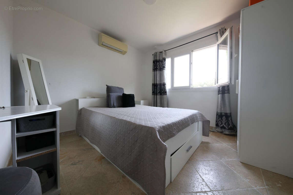 Appartement à COGOLIN
