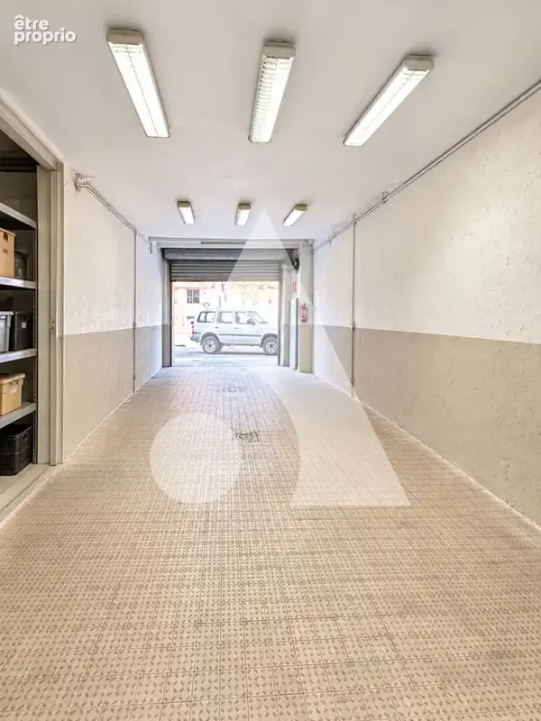 Marseille centre / local commercial / activité / stockage & accès véhicules / 215 000 - photo 4