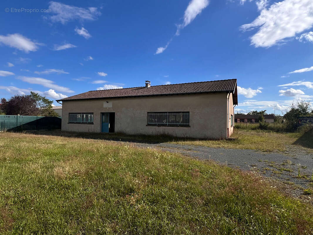 Commerce à CHANTEHEUX